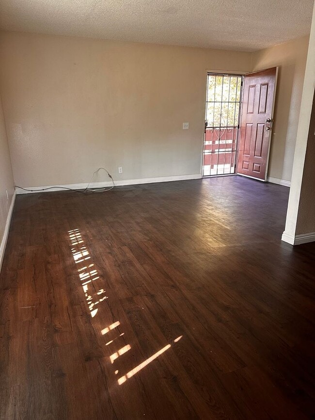Building Photo - 1490 Gundry Ave