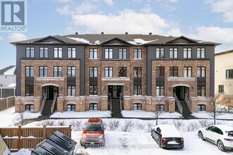 Building Photo - 166 Bluestone Private