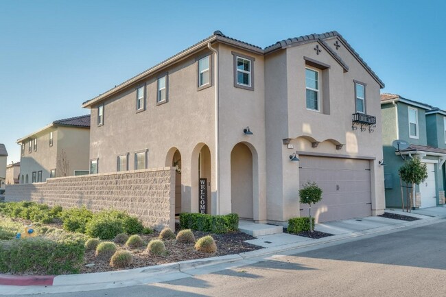 Building Photo - 1570 Nabors Dr