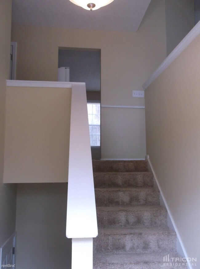 Building Photo - 6723 Mitchell Ln SW