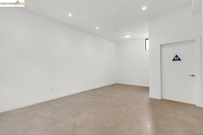 Building Photo - 741 Channing Way