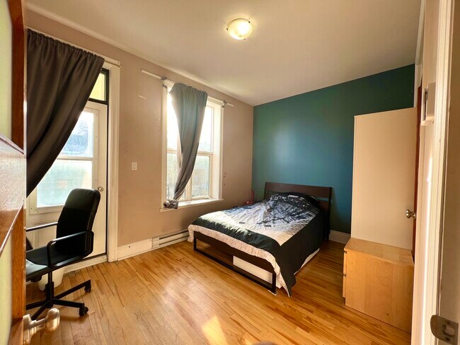 Bedroom #1 - 4235 St Saint-Urbain
