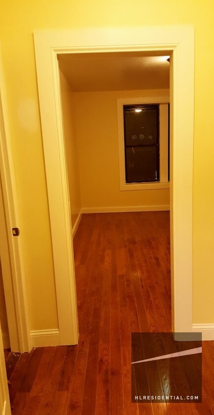 Foto del edificio - 900 E 18th St