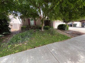 Building Photo - 6612 W Vine Ct