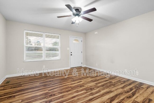 Foto del edificio - 1709 Evans Rd