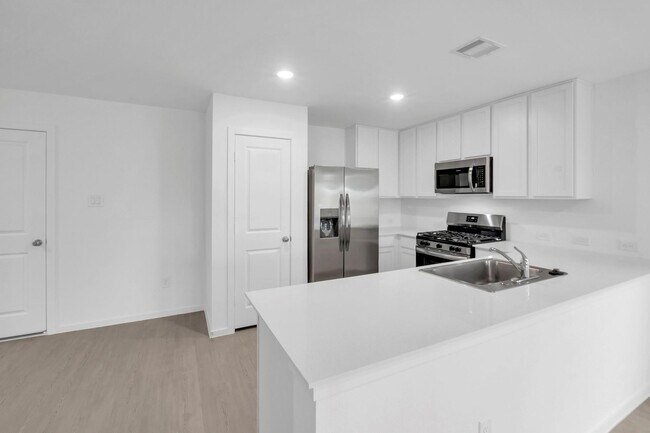 Building Photo - 15671 Plum Brk Dr