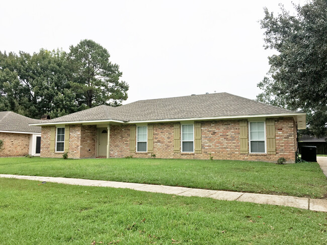 Building Photo - 2223 Firewood Dr