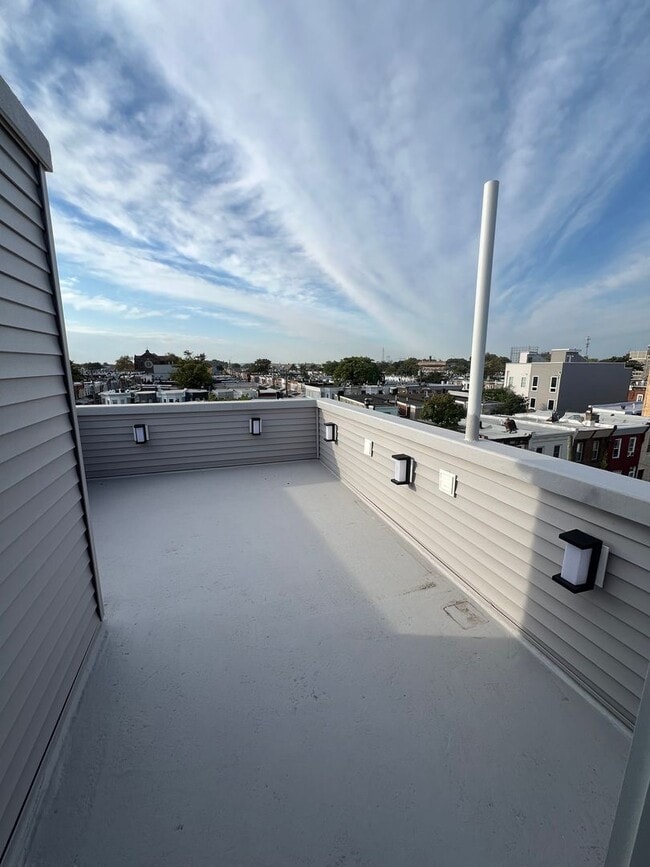 Foto del edificio - Beautiful New Constuction available for Re...