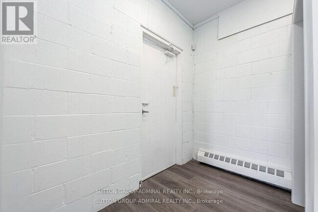 Building Photo - 1930 Queen St E