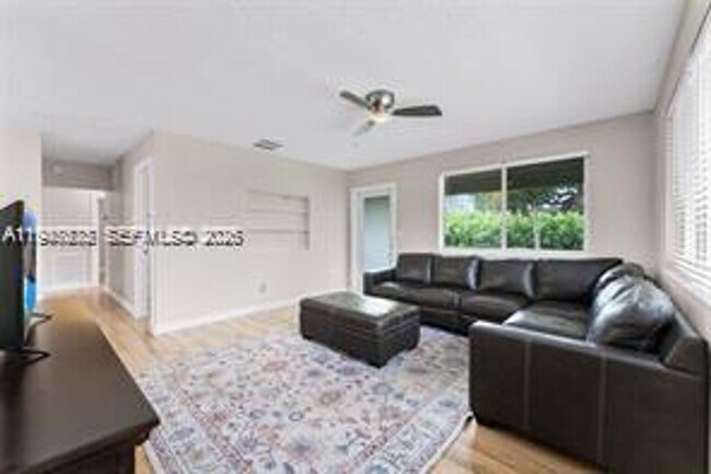 Foto del edificio - 1532 NE 39th St