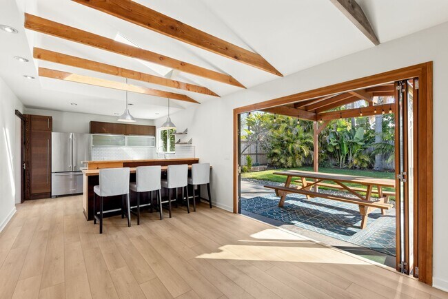 Building Photo - Charming Cardiff-by-the-Sea Cottage - Spac...