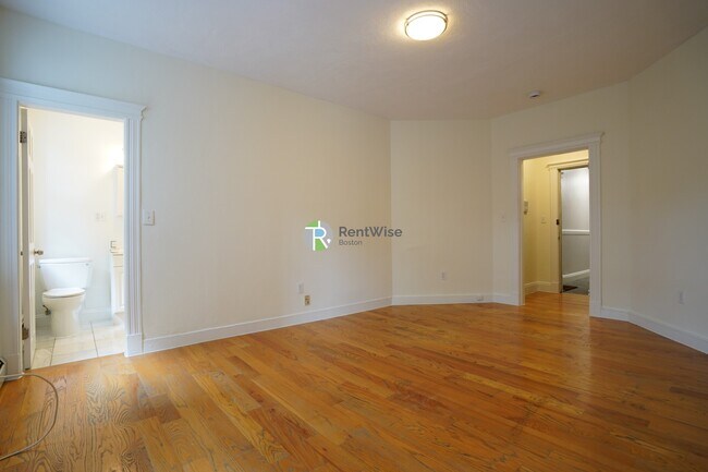 Building Photo - 74 Brainerd Rd