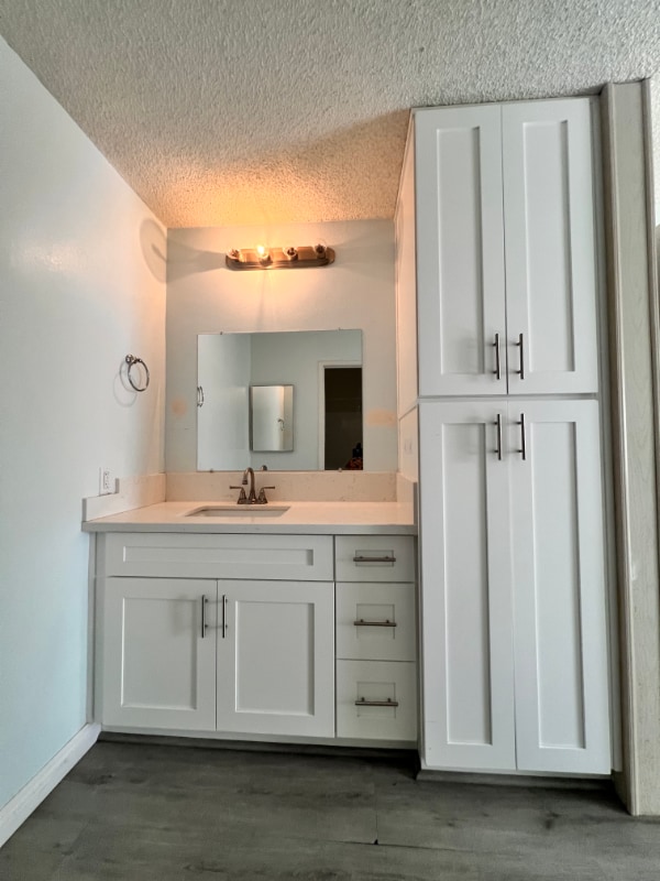 Foto del edificio - 10278 Black Mountain Rd