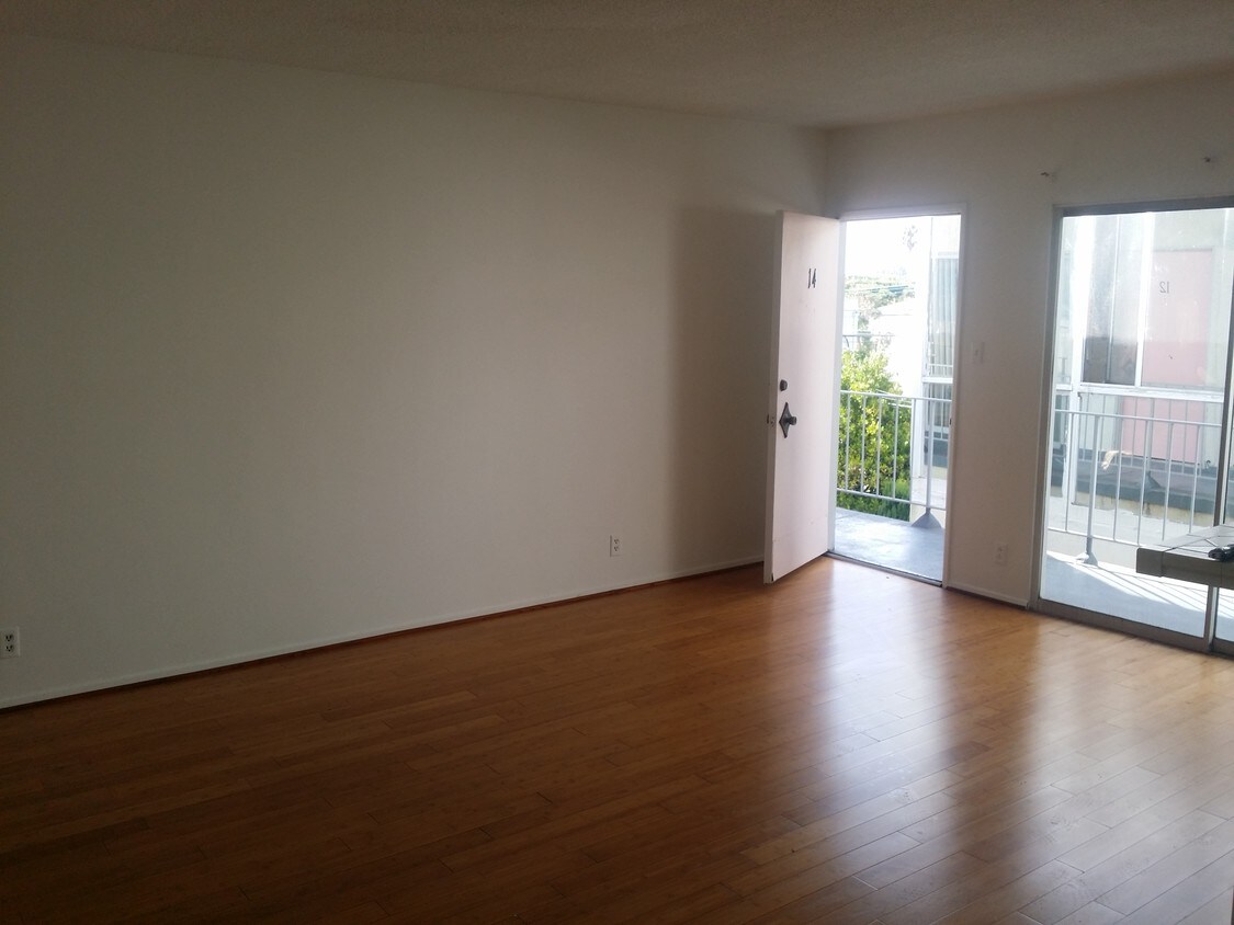 Foto principal - 2121 Ocean Park Blvd