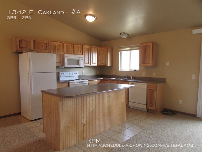 Building Photo - 1342 E Oakland St