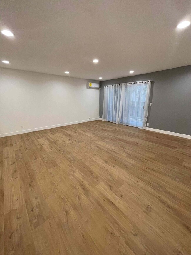 Building Photo - 1128 19th St