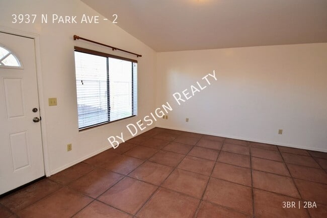 Building Photo - Midtown Single Family 3 Bed 2 Bath