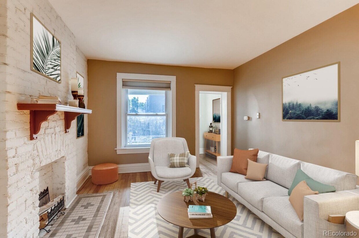 Foto principal - 557 N Logan St