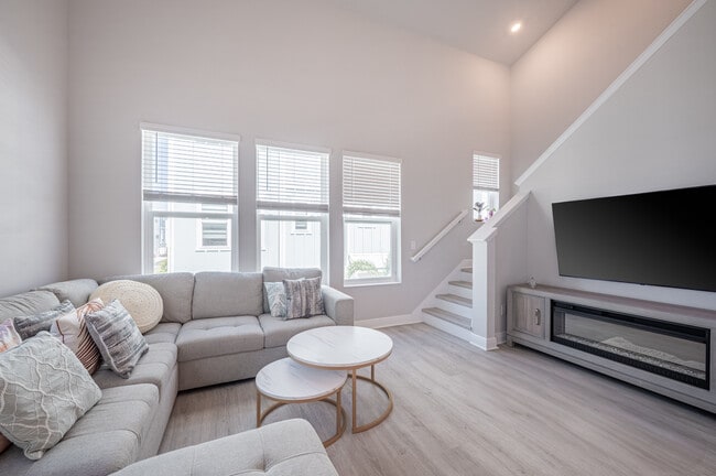 Building Photo - 2400 Ezzell Ct