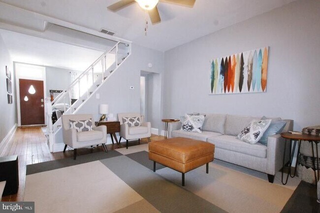 Living Room - 3678 Calumet St