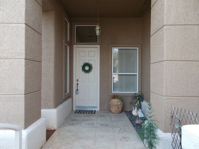 Foto del edificio - Single-Story Townhome with Golf Course Views in Summerlin