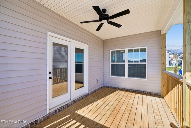 Building Photo - 122 Roseberry St