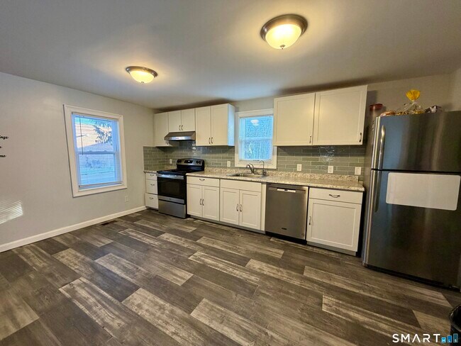 Building Photo - 67 Mechanic St