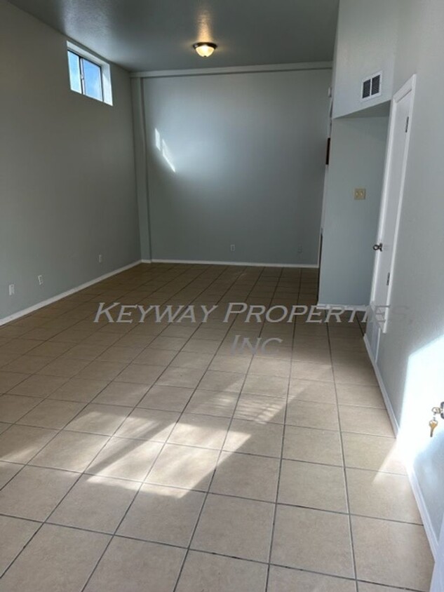 Foto principal - 1200 Edith Blvd SE