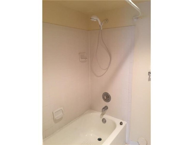 Building Photo - 921 Coral Club Dr