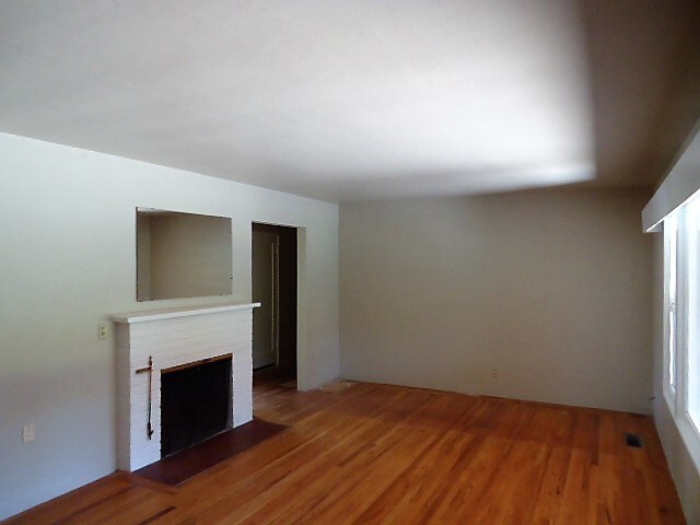 Building Photo - 1159 Sierra Vista Way