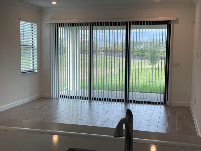 Foto del edificio - 2410 Treasure Cay Ln