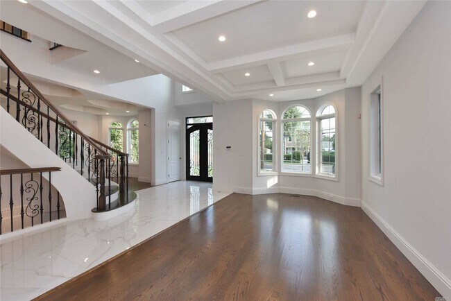 Foto del edificio - 31 Hicks Ln