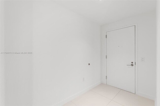 Foto del edificio - 501 NE 31st St