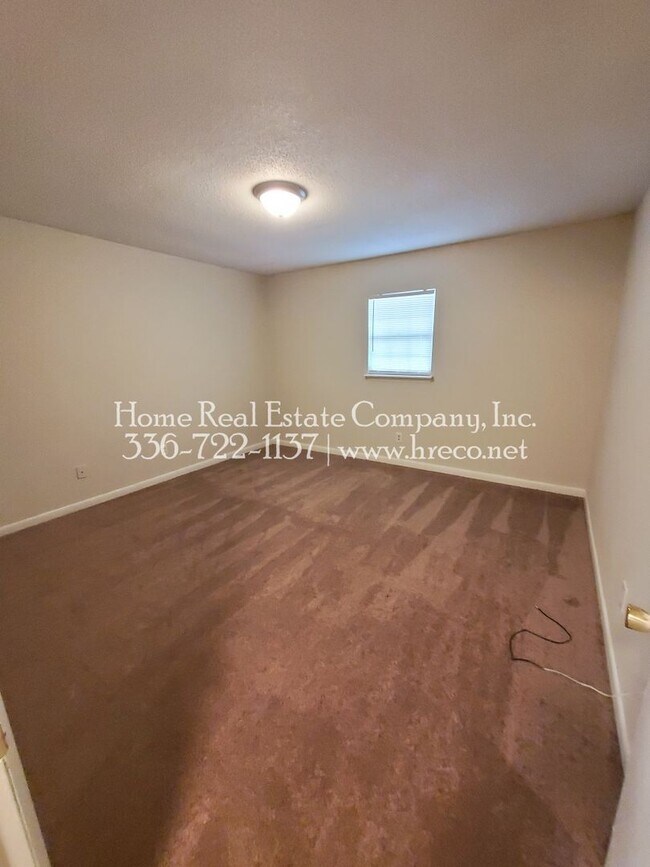 Foto del edificio - 3465 Valley Rd