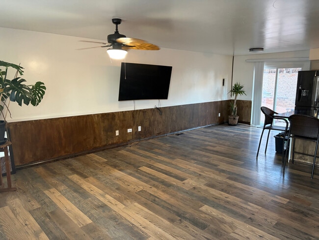 Foto del edificio - 6874 Noble St