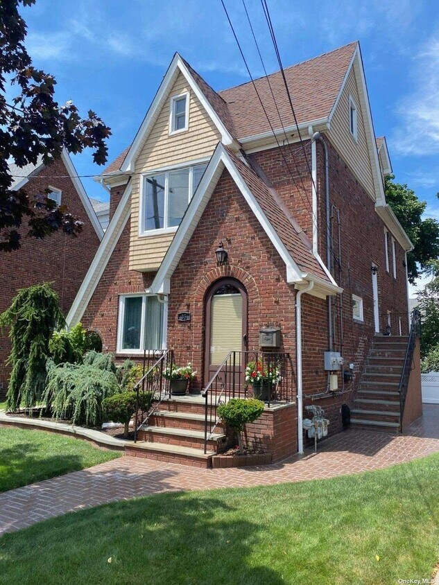 Primary Photo - 35 Winthrop Ave