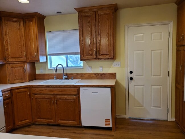 Foto del edificio - 285 N 400 E