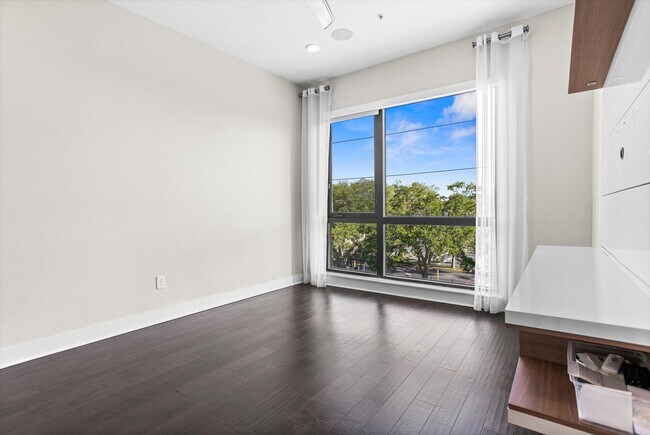 Foto del edificio - 818 2nd Ave N