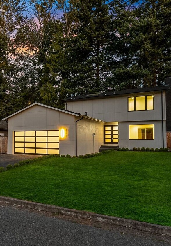 Luxury Home w/ AC in Kirkland’s O... House for Rent in Kirkland, WA