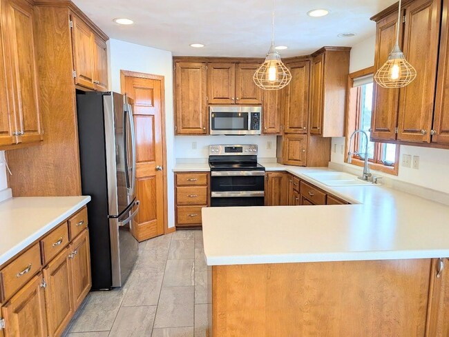 Building Photo - N9427 Handel Dr