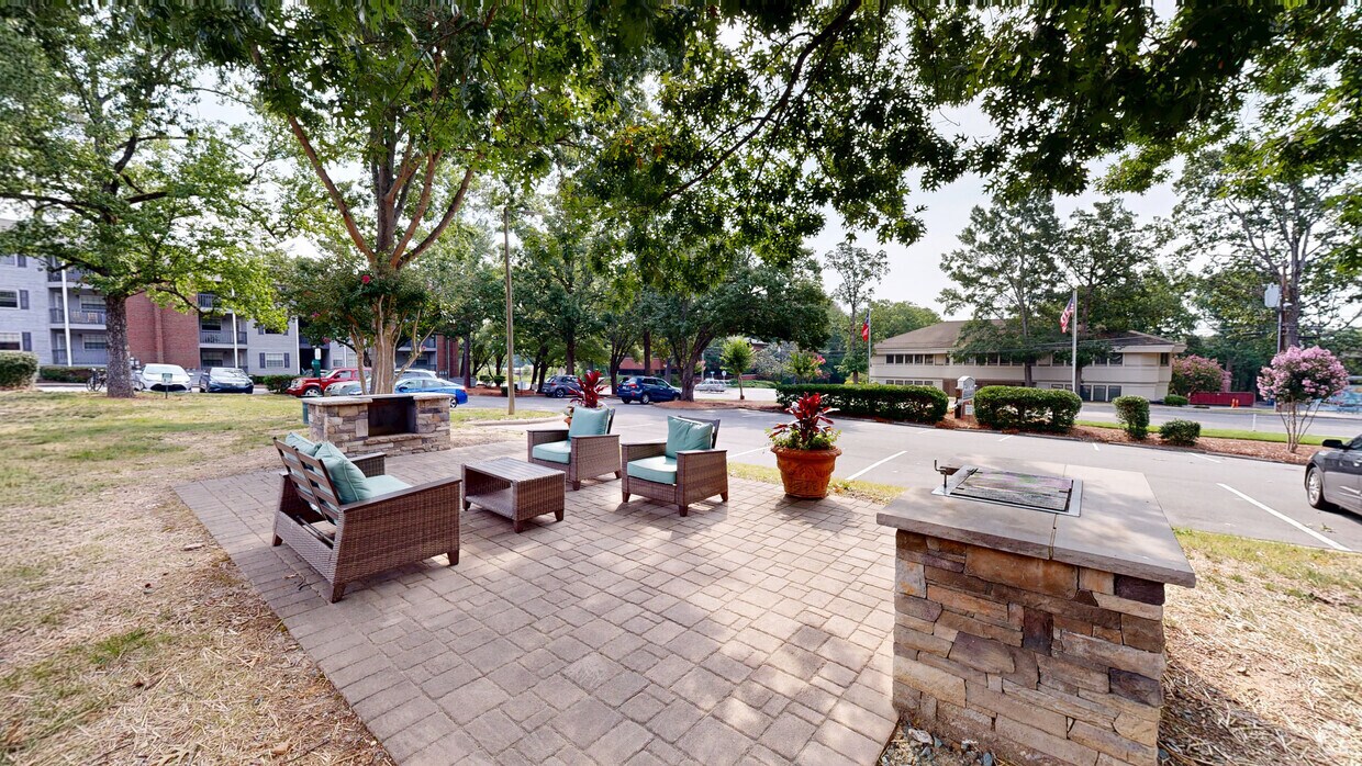Photo - Franklin Woods - Students: Save up to 10%! Apartments