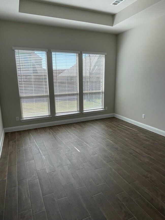 Building Photo - 4021 Angelina Dr