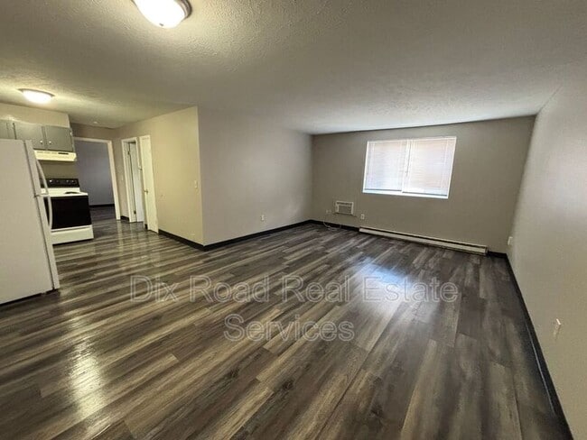 Building Photo - 426 Bellbrook Ave