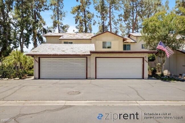 Building Photo - 3 br, 2 bath Townhome - 1221 North Tam O S...