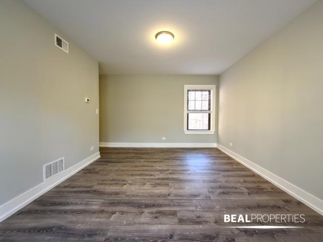 Building Photo - 1 bedroom in EVANSTON IL 60202