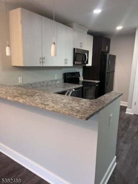 Foto del edificio - 241 Ridge Rd