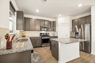 Building Photo - 22207 Davenport Downs Ln