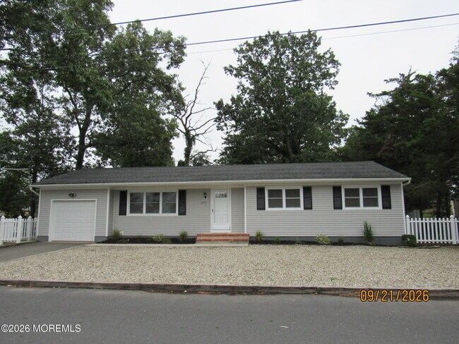 Foto del edificio - 255 Dogwood Ln