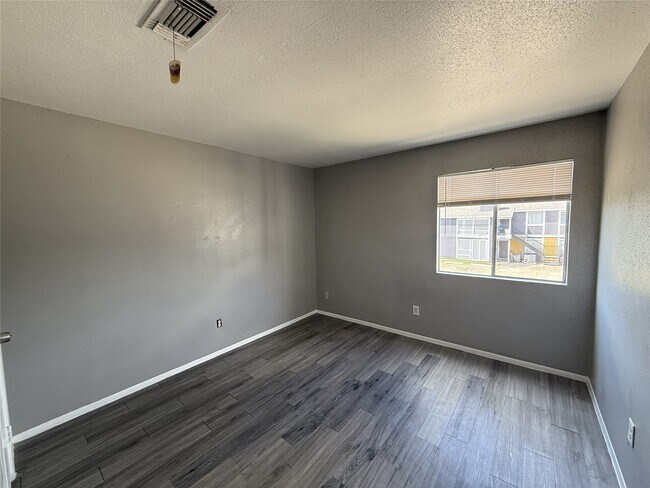 Building Photo - 12643 Ashford Meadow Dr