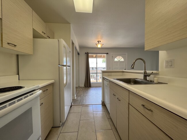 Foto del edificio - 480 Kenolio Rd